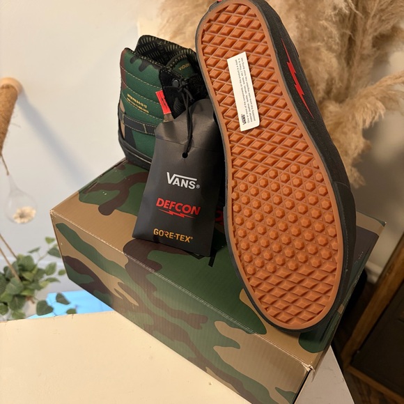 DEFCON Vans Sk8-Hi Notchback Gore-Tex - NWT - Picture 5 of 8